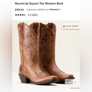 Women’s Round Up Square Toe Ariat Western Boots. Size 7.5 Scalloped edge.